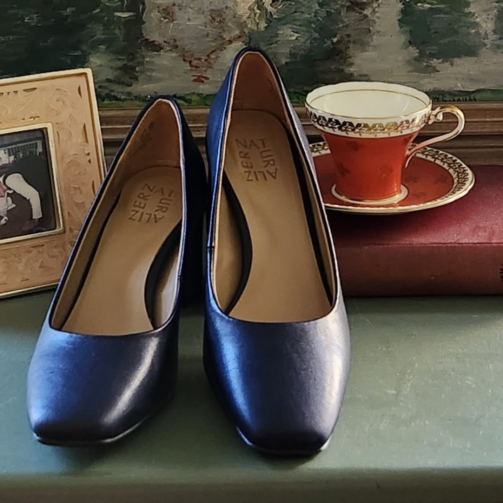 Navy Heels